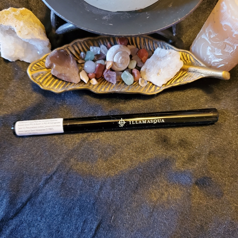 Illamasqua Liquid Liner